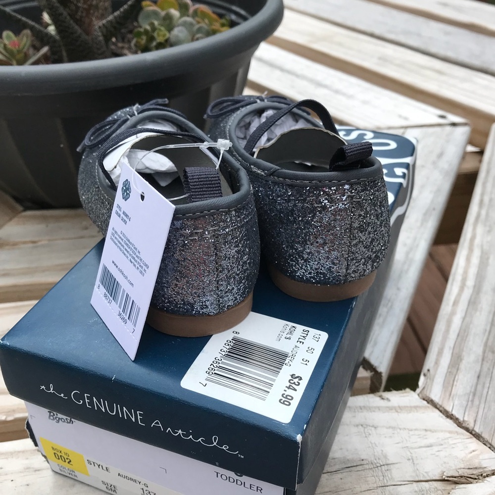 NIB OshKosh Audrey Silver Glitter Toddler Shoes - Picture 3 of 7